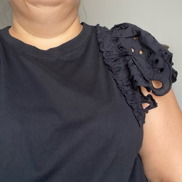Express Ruffle Sleeve Top - Picture 2 of 7